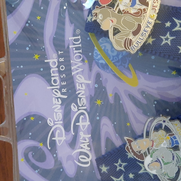 NWT. Disney World TOY STORY Pin Trading Kit - Picture 5 of 6